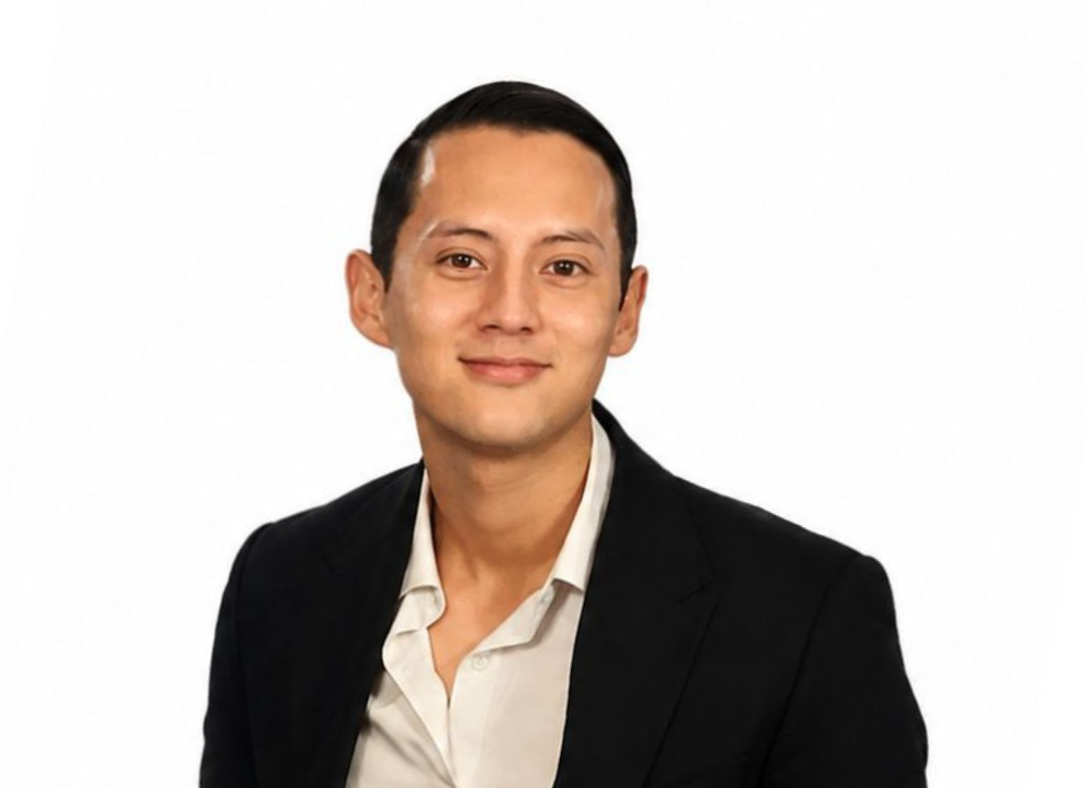 Alexander Luján — CEO de Hostess.